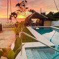 The swimming pool and the hut